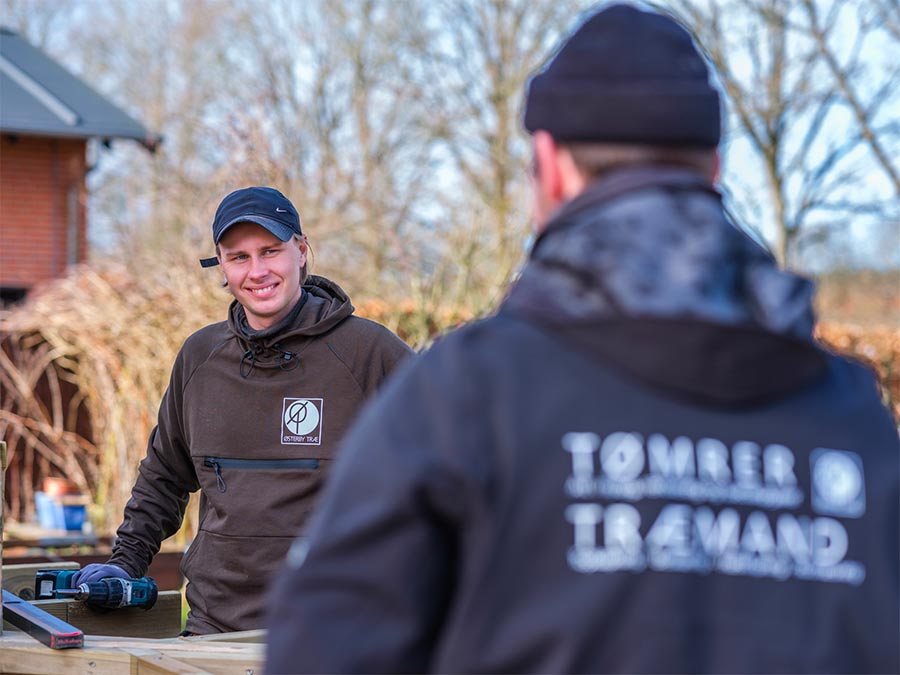 Ny træterrasse med nedgang til haven – Tømrer Midtjylland – Østerby Træ